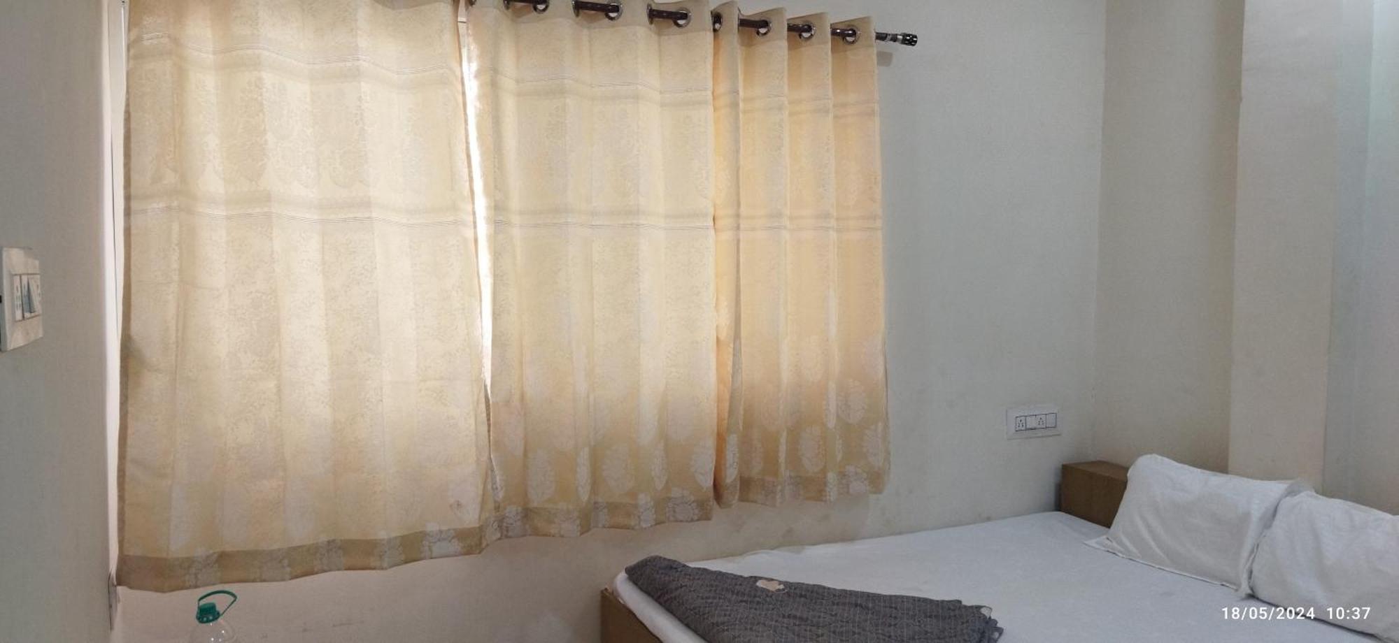 Shree Gajlaxmi Hotel Walking Distance From Mahakaleswar Ujjain Exterior photo